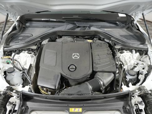 Used 2025 Mercedes-Benz GLC 350e 4MATIC image 31