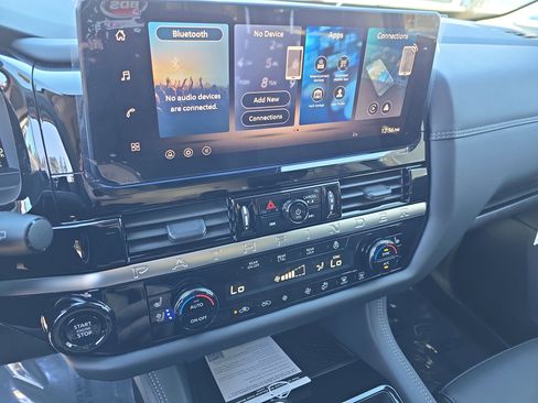 New 2026 Nissan Pathfinder Platinum image 20