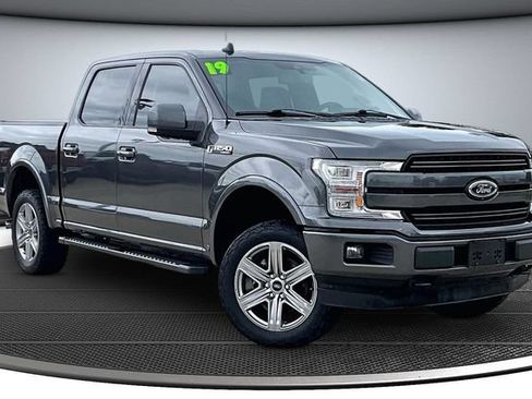 Used 2019 Ford F150 Lariat w/ Equipment Group 502A Luxury AWD/4WD image 3
