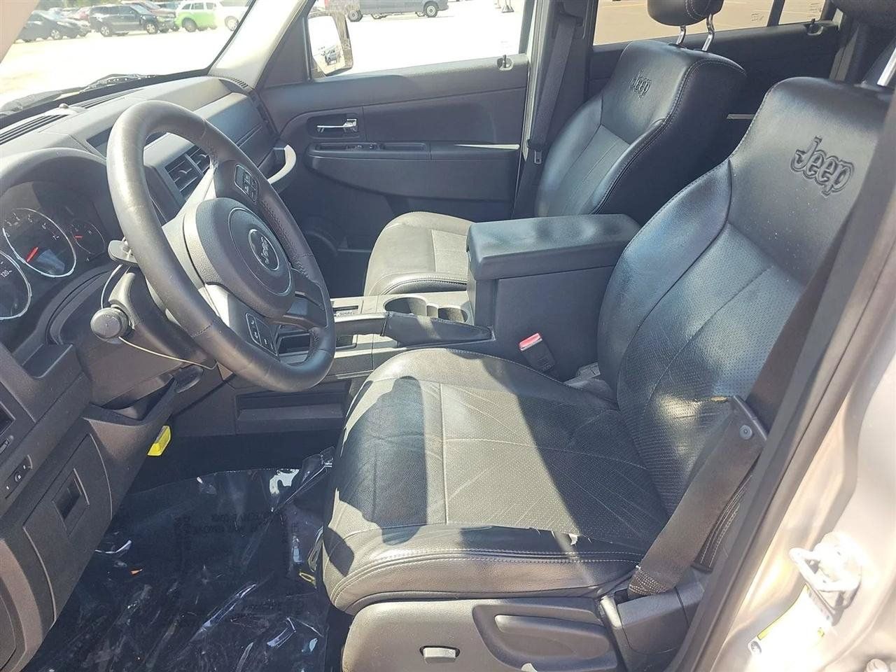 Used 2012 Jeep Liberty Sport RWD image 7