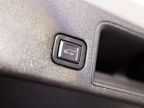 Used 2021 GMC Terrain SLE w/ Driver Convenience Package image 15