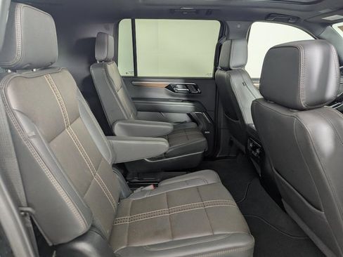 Used 2025 Chevrolet Suburban High Country image 20