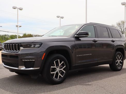 Used 2024 Jeep Grand Cherokee L Limited AWD/4WD image 7