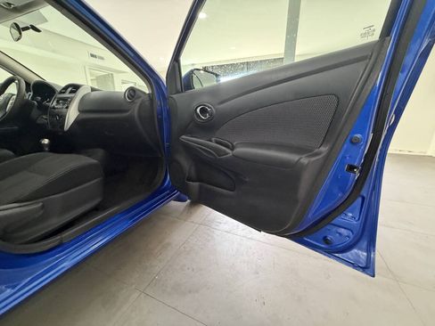 Used 2016 Nissan Versa SV w/ SV Appearance Package FWD image 16