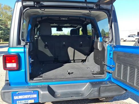 Used 2024 Jeep Wrangler Sport S image 8