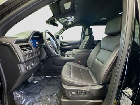 Used 2024 Chevrolet Suburban RST RWD image 13