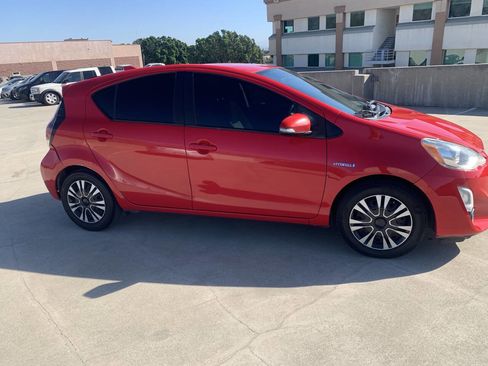 Used 2015 Toyota Prius C Three image 5