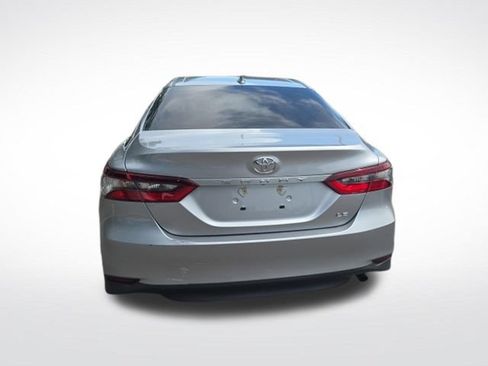 Used 2024 Toyota Camry LE w/ Convenience Package FWD image 4