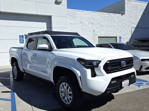 Used 2025 Toyota Tacoma SR5 RWD image 6