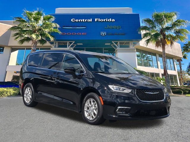 Certified 2026 Chrysler Pacifica Select FWD image 2