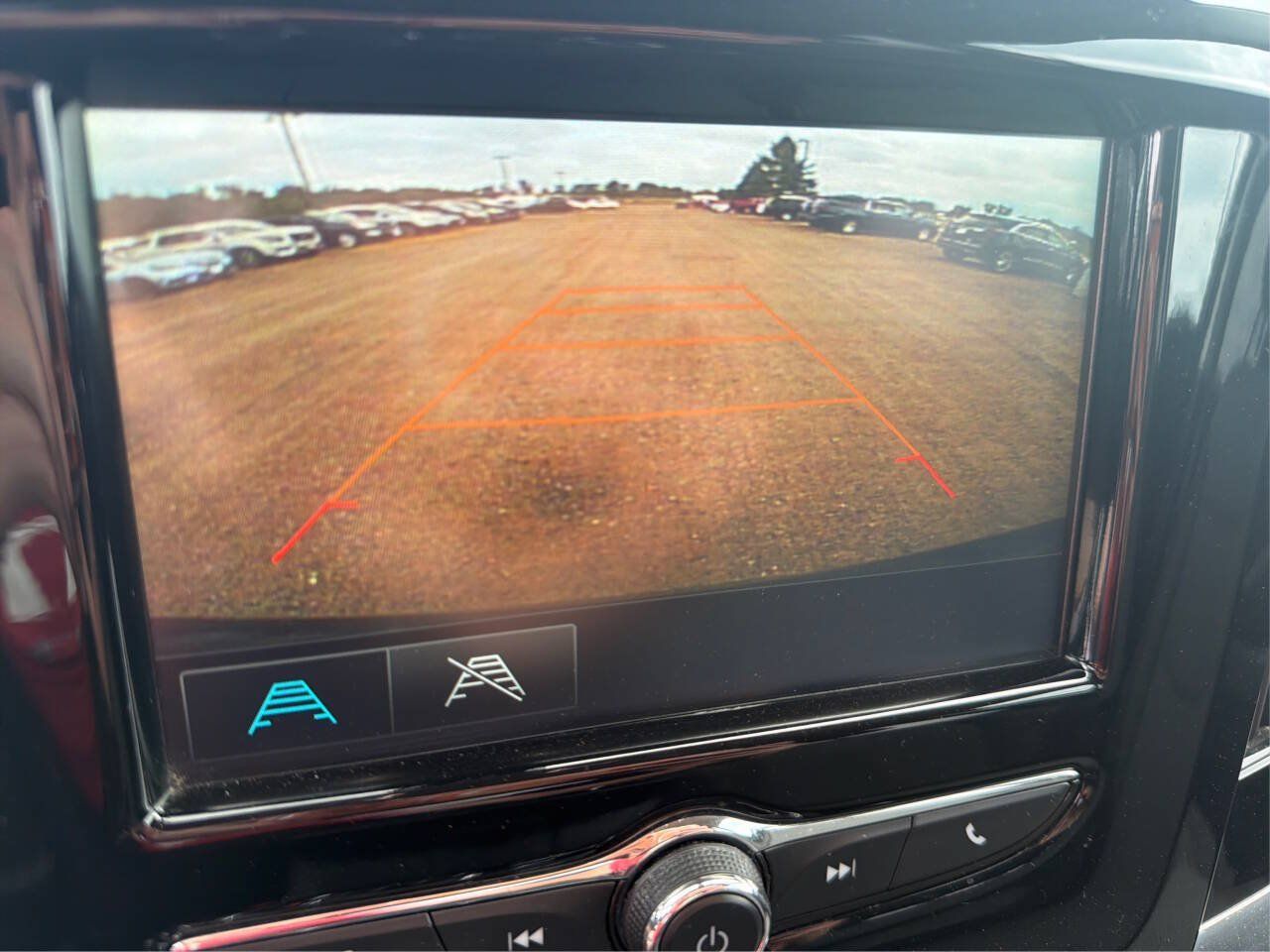 Used 2018 Chevrolet Traverse LT w/ LPO, 'HIT The Road' Package FWD image 23