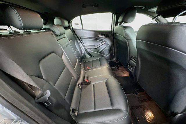 Used 2020 Mercedes-Benz GLA 250 4MATIC image 25