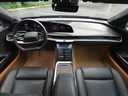 Used 2025 Lucid Air Touring AWD/4WD image 10