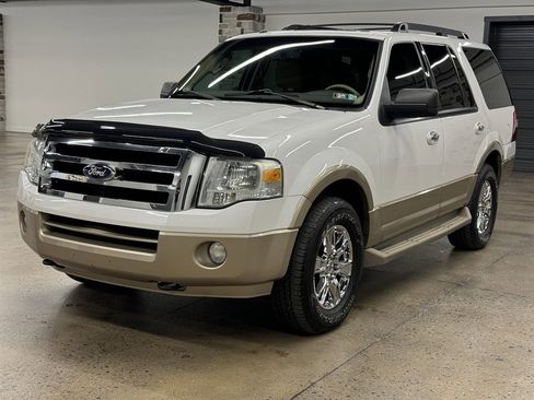 Used 2012 Ford Expedition XLT image 3