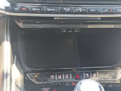 Used 2024 Jeep Wagoneer L Series II w/ Flexible Seating Group AWD/4WD image 25