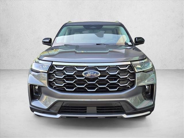 Used 2025 Ford Explorer Platinum w/ Ultimate Package AWD/4WD image 2
