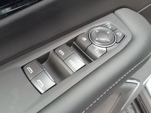 New 2026 Chevrolet Suburban Premier w/ Sun And Tow Package AWD/4WD image 19