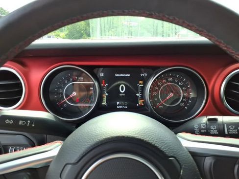 Used 2019 Jeep Wrangler Unlimited Rubicon AWD/4WD image 17