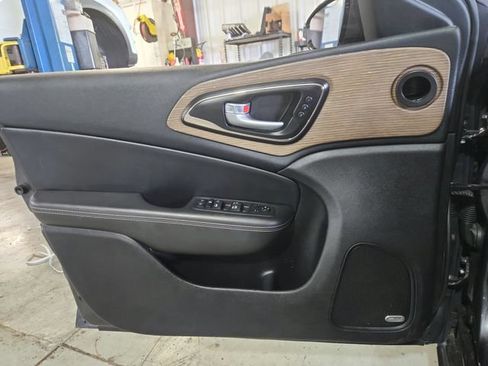 Used 2016 Chrysler 200 C w/ Premium Group FWD image 18