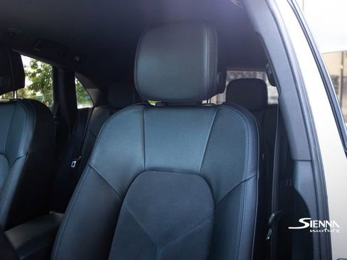 Used 2018 Porsche Macan image 23