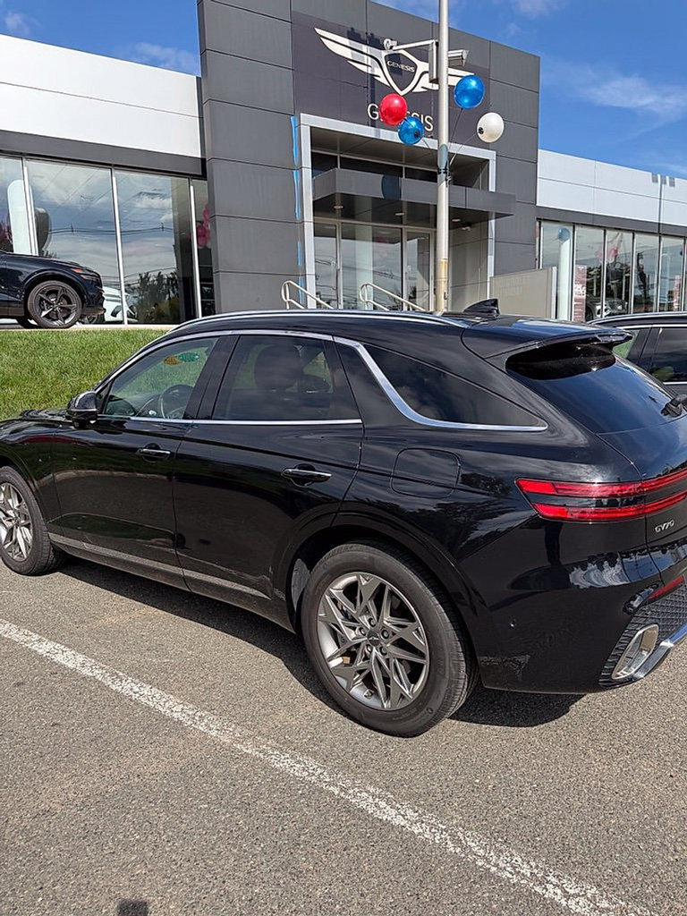 Used 2023 Genesis GV70 2.5T w/ Advanced Package AWD/4WD image 3
