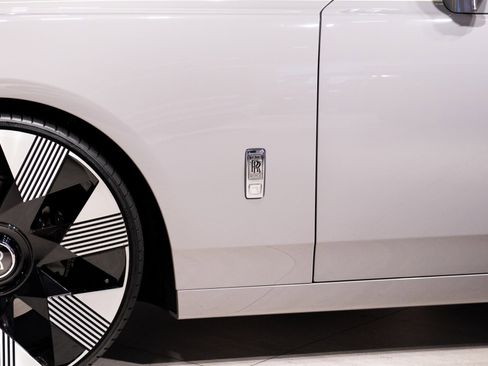 Used 2024 Rolls-Royce Phantom image 8