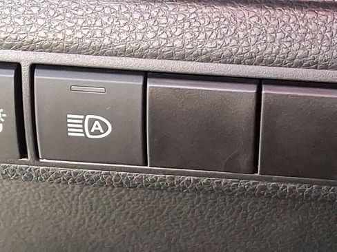 Certified 2025 Toyota Corolla LE image 27