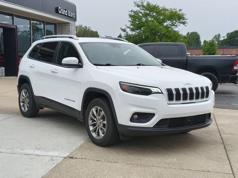 Used 2020 Jeep Cherokee Latitude Lux w/ Quick Order Package 26H Lux AWD/4WD image 3