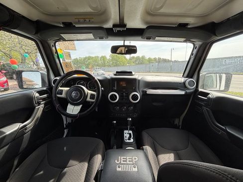 Used 2017 Jeep Wrangler Unlimited Sport w/ Quick Order Package 24S AWD/4WD image 7