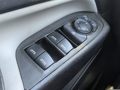 Used 2024 Chevrolet Equinox LS w/ Driver Confidence II Package FWD image 23
