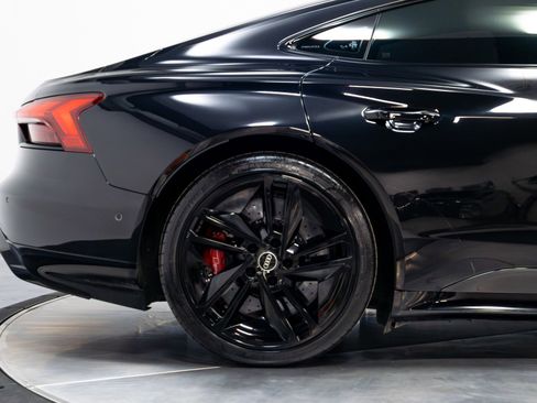 Used 2023 Audi RS e-tron GT image 16