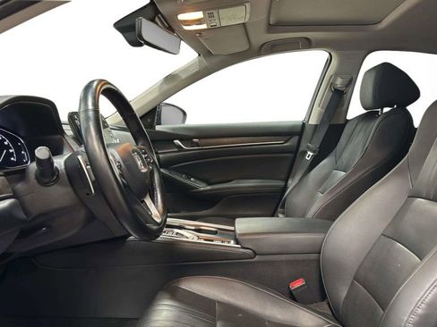 Used 2019 Honda Accord Touring image 24