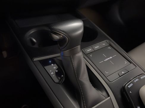 Used 2021 Lexus UX 200 w/ Accessory Package (Z1) FWD image 25