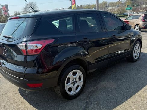 Used 2018 Ford Escape S image 5