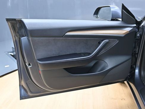 Used 2023 Tesla Model 3 Standard Range RWD image 35