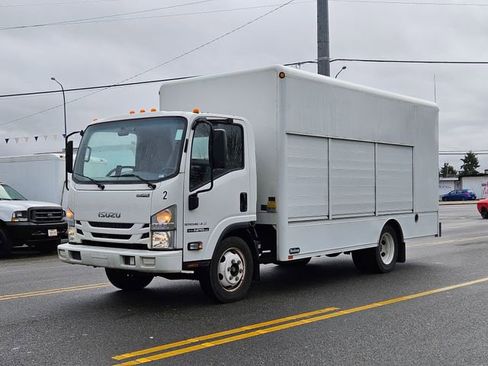 Used 2021 Isuzu NPR image 7
