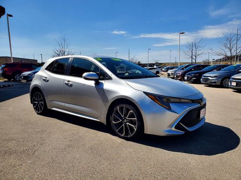 Used 2019 Toyota Corolla XSE image 3