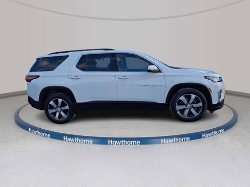 Used 2023 Chevrolet Traverse LT w/ LT Premium Package image 7