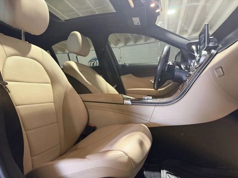Used 2018 Mercedes-Benz C 300 4MATIC Sedan image 10