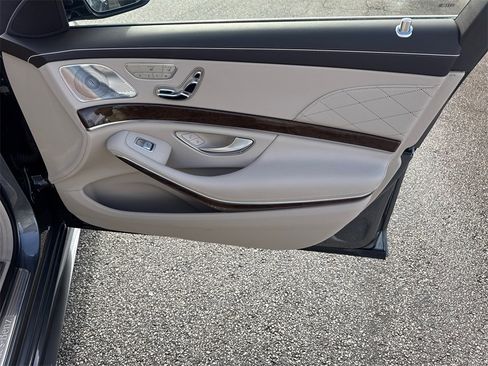 Used 2017 Mercedes-Benz S 550 Sedan image 14