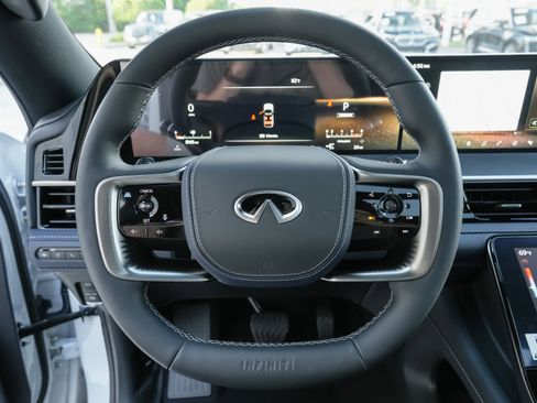 New 2026 INFINITI QX80 4WD image 9