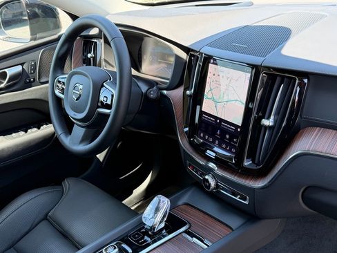 Certified 2023 Volvo XC60 B5 Ultimate w/ Climate Package AWD/4WD image 13