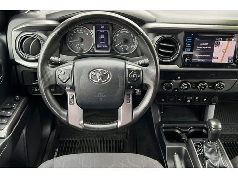 Used 2019 Toyota Tacoma TRD Sport w/ Technology Package AWD/4WD image 15