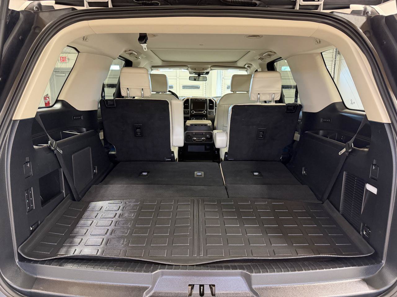 Used 2019 Ford Expedition Platinum RWD image 9