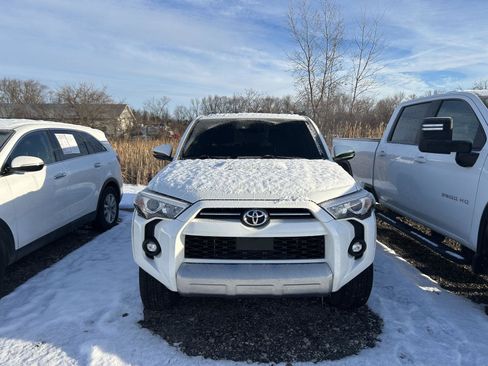 Used 2022 Toyota 4Runner TRD Off-Road Premium image 2