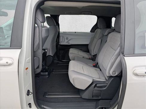 New 2026 Toyota Sienna LE FWD image 14