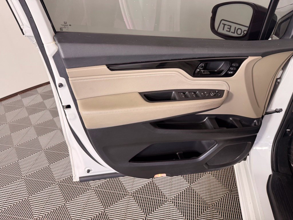 Used 2023 Honda Odyssey Elite image 18