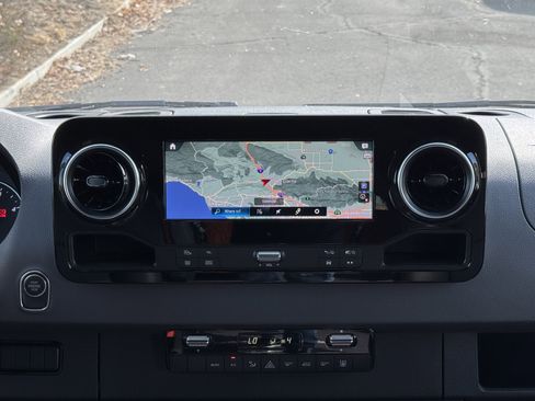 New 2024 Mercedes-Benz Sprinter 2500 image 21