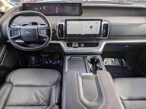 Used 2025 Ford Expedition Max Platinum AWD/4WD image 15