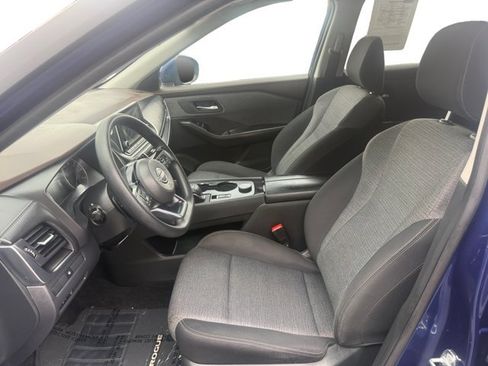 Used 2023 Nissan Rogue SV AWD/4WD image 10